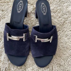 Tods double “T” slides… excellent condition